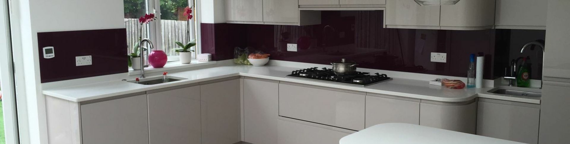 Rolands Glass Maroon Glass Kitchen Splashback